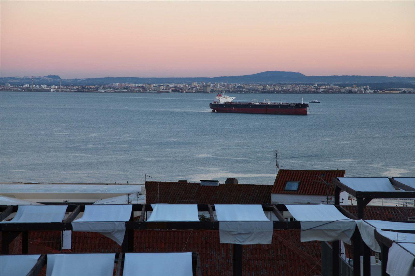 3377体育-今晨突围战来临；葡萄牙体育围绕欧超杯更衣室发声；球迷炸锅；医务组通报恢复